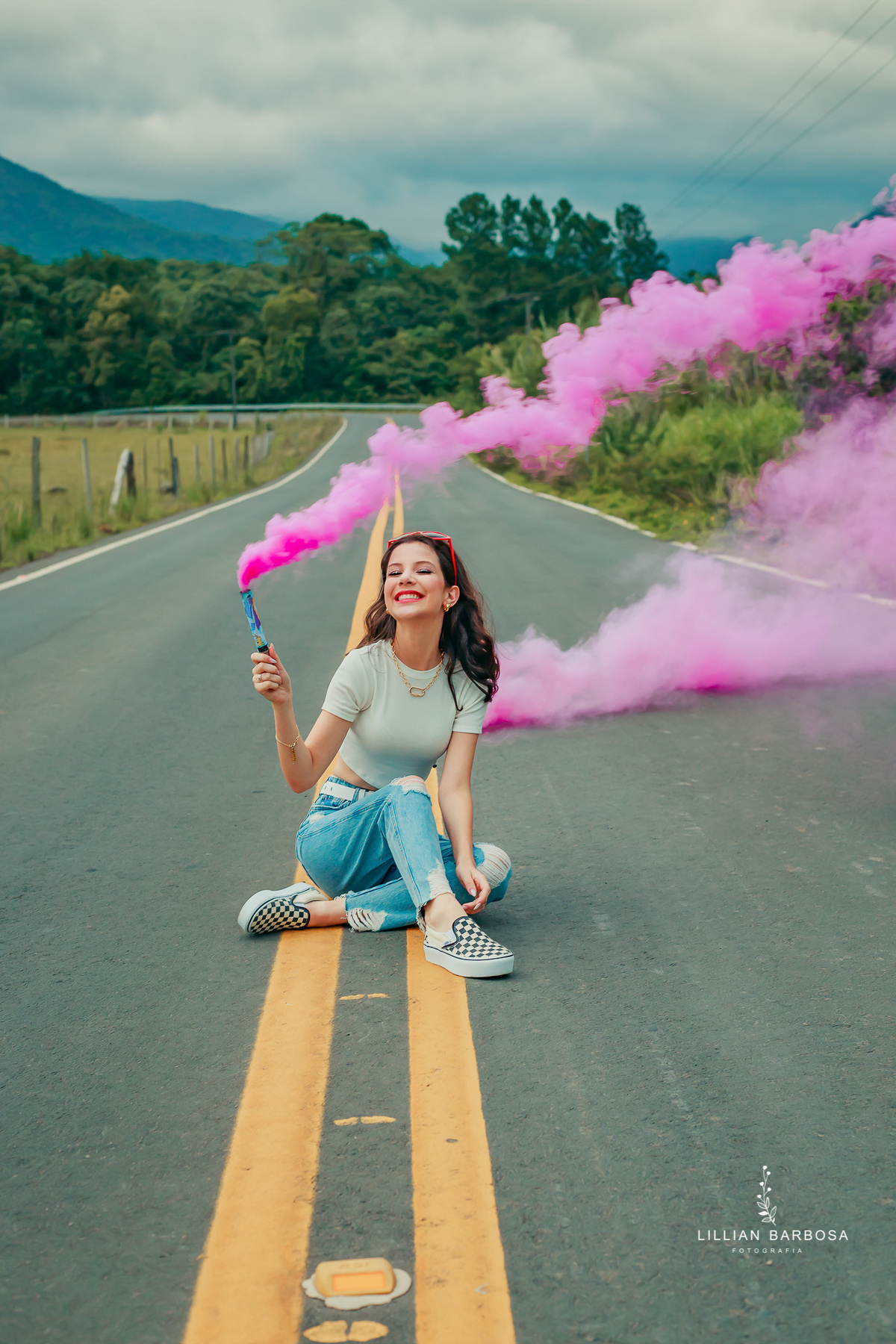 ensaio-de-15-anos-book-de-15-anos-pousada-e-fazenda-são-lourenço-cropped-branco-calça-jeans-fotógrafa-de-santa-catarina-fotógrafos-de-santa-catarina-fotógrafa-de-lauro-muller-fotógrafos-de-lauro-muller-fotógrafa-de-15-anos