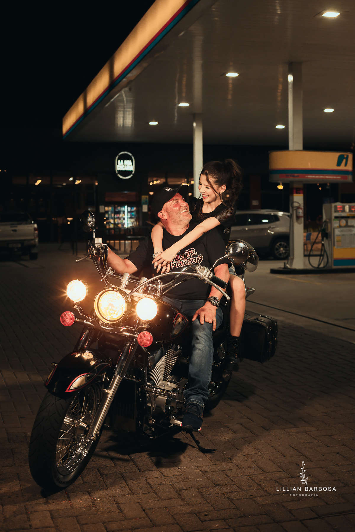 ensaio-de-15-anos-book-de-15-anos-nova-veneza-cropped-preto-shorts-jeans-foto-em-moto-foto-em-família-fotógrafa-de-santa-catarina-fotógrafos-de-santa-catarina-fotógrafa-de-lauro-muller-fotógrafos-de-lauro-muller-fotógrafa-de-15-anos