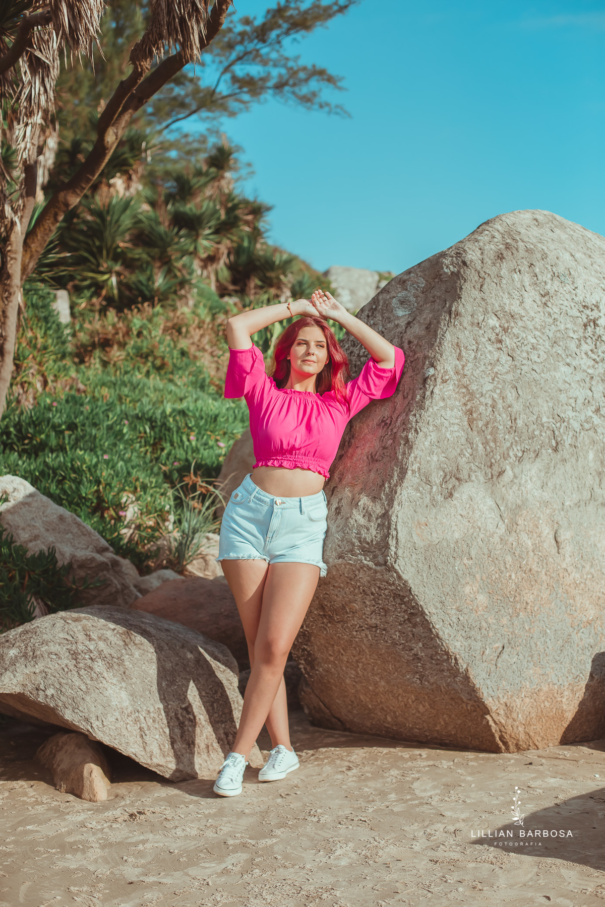 ensaio-de-15-anos-book-de-15-anos-itapirubá-cropped-rosa-shorts-jeans-fotógrafa-de-santa-catarina-fotógrafos-de-santa-catarina-fotógrafa-de-lauro-muller-fotógrafos-de-lauro-muller-fotógrafa-de-15-anos-fotógrafos-de-15-anos
