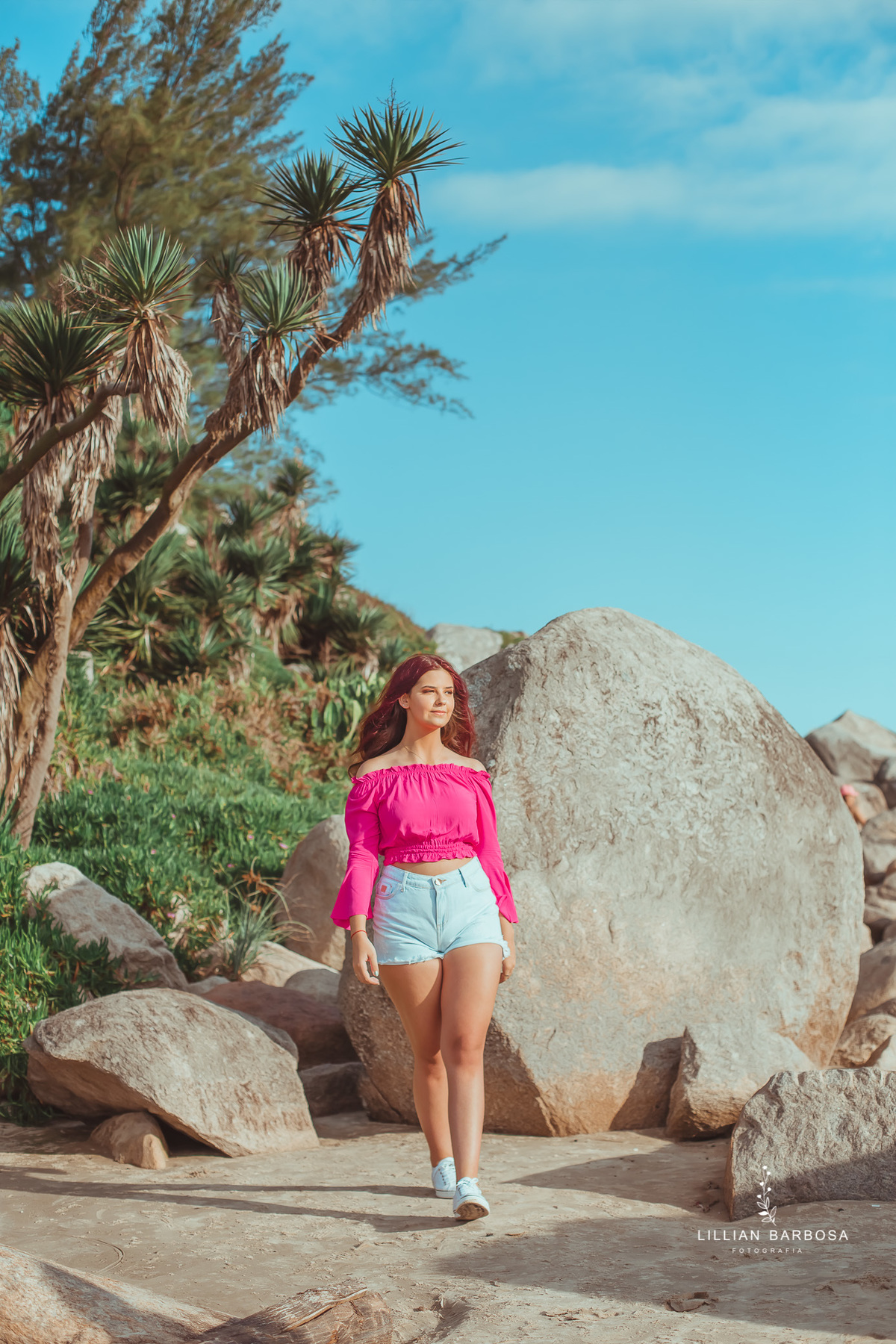 ensaio-de-15-anos-book-de-15-anos-itapirubá-cropped-rosa-shorts-jeans-fotógrafa-de-santa-catarina-fotógrafos-de-santa-catarina-fotógrafa-de-lauro-muller-fotógrafos-de-lauro-muller-fotógrafa-de-15-anos-fotógrafos-de-15-anos