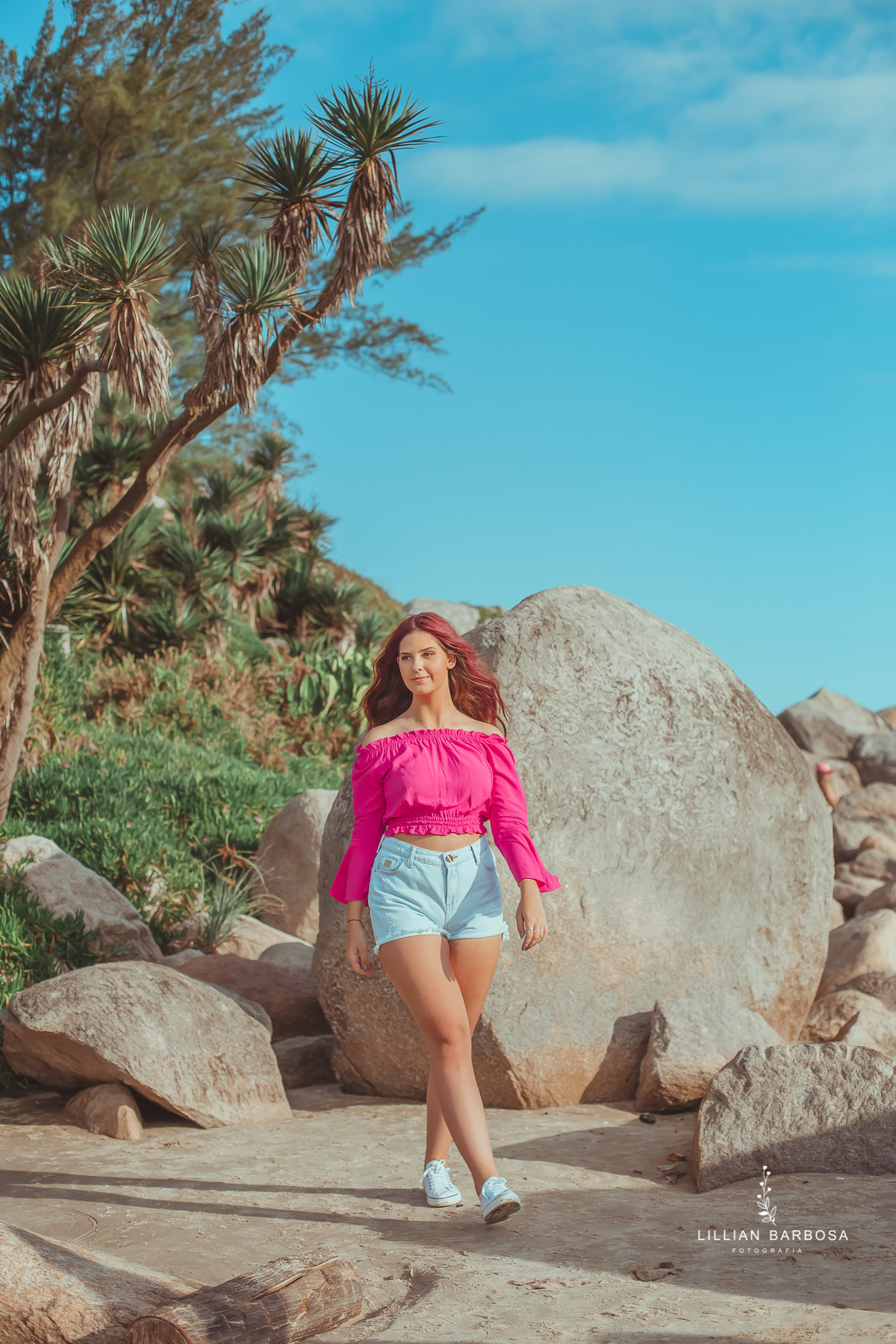 ensaio-de-15-anos-book-de-15-anos-itapirubá-cropped-rosa-shorts-jeans-fotógrafa-de-santa-catarina-fotógrafos-de-santa-catarina-fotógrafa-de-lauro-muller-fotógrafos-de-lauro-muller-fotógrafa-de-15-anos-fotógrafos-de-15-anos