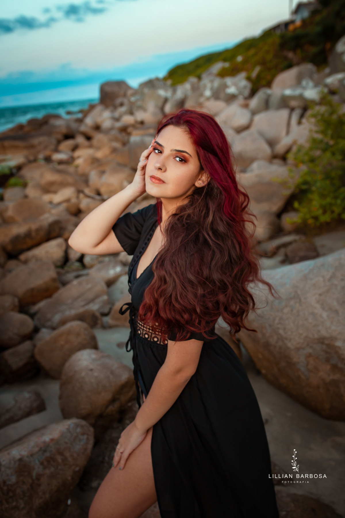 ensaio-de-15-anos-book-de-15-anos-itapirubá-praia-vestido-preto-fotógrafa-de-santa-catarina-fotógrafos-de-santa-catarina-fotógrafa-de-lauro-muller-fotógrafos-de-lauro-muller-fotógrafa-de-15-anos-fotógrafos-de-15-anos