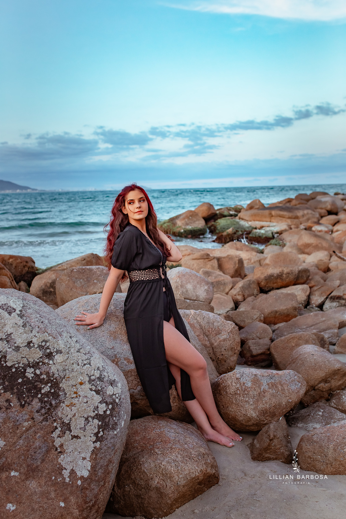 ensaio-de-15-anos-book-de-15-anos-itapirubá-praia-vestido-preto-fotógrafa-de-santa-catarina-fotógrafos-de-santa-catarina-fotógrafa-de-lauro-muller-fotógrafos-de-lauro-muller-fotógrafa-de-15-anos-fotógrafos-de-15-anos