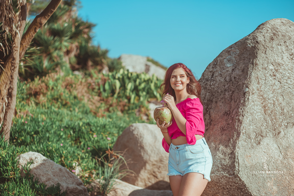 ensaio-de-15-anos-book-de-15-anos-itapirubá-cropped-rosa-shorts-jeans-fotógrafa-de-santa-catarina-fotógrafos-de-santa-catarina-fotógrafa-de-lauro-muller-fotógrafos-de-lauro-muller-fotógrafa-de-15-anos-fotógrafos-de-15-anos