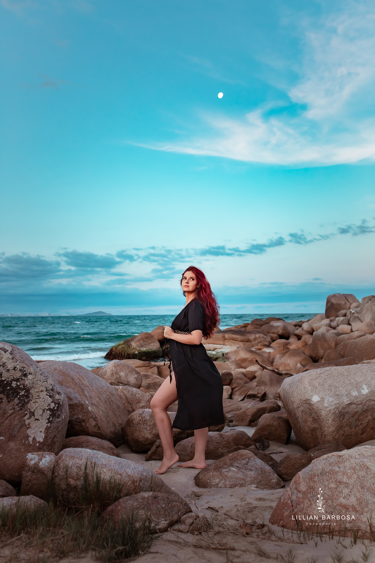 ensaio-de-15-anos-book-de-15-anos-itapirubá-praia-vestido-preto-fotógrafa-de-santa-catarina-fotógrafos-de-santa-catarina-fotógrafa-de-lauro-muller-fotógrafos-de-lauro-muller-fotógrafa-de-15-anos-fotógrafos-de-15-anos