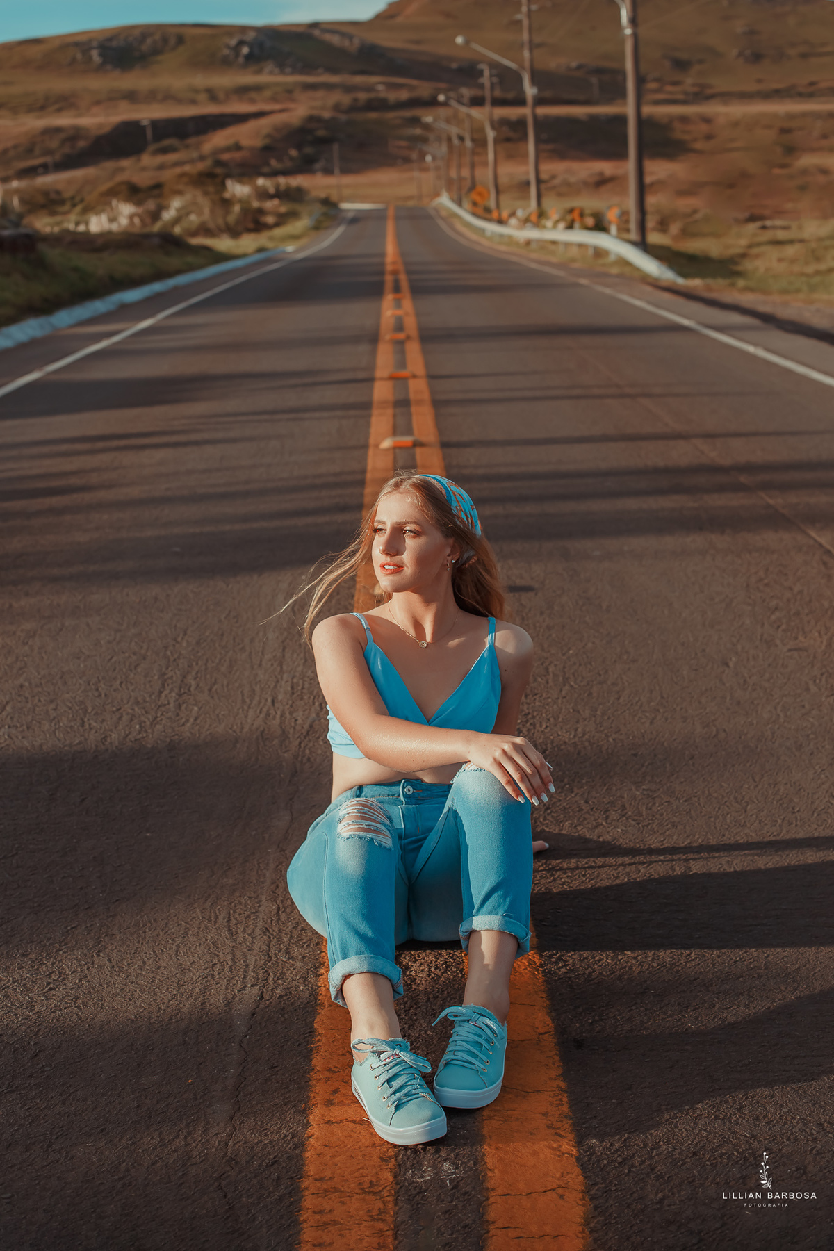 ensaio-de-15-anos-serra-do-rio-do-rastro-fotógrafa-de-santa-catarina-cropped-azul-calça-jeans-fotógrafos-de-santa-catarina-fotógrafa-de-lauro-muller-fotógrafos-de-lauro-muller-fotógrafa-de-15-anos