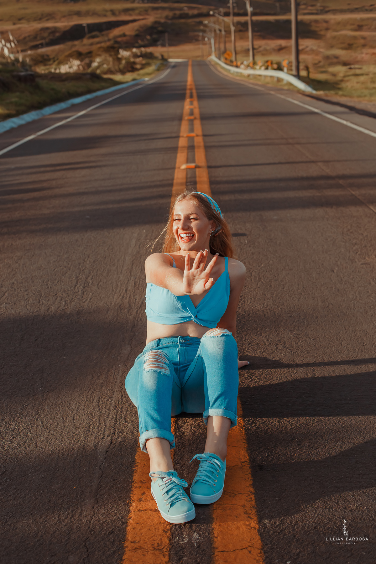 ensaio-de-15-anos-serra-do-rio-do-rastro-fotógrafa-de-santa-catarina-cropped-azul-calça-jeans-fotógrafos-de-santa-catarina-fotógrafa-de-lauro-muller-fotógrafos-de-lauro-muller-fotógrafa-de-15-anos