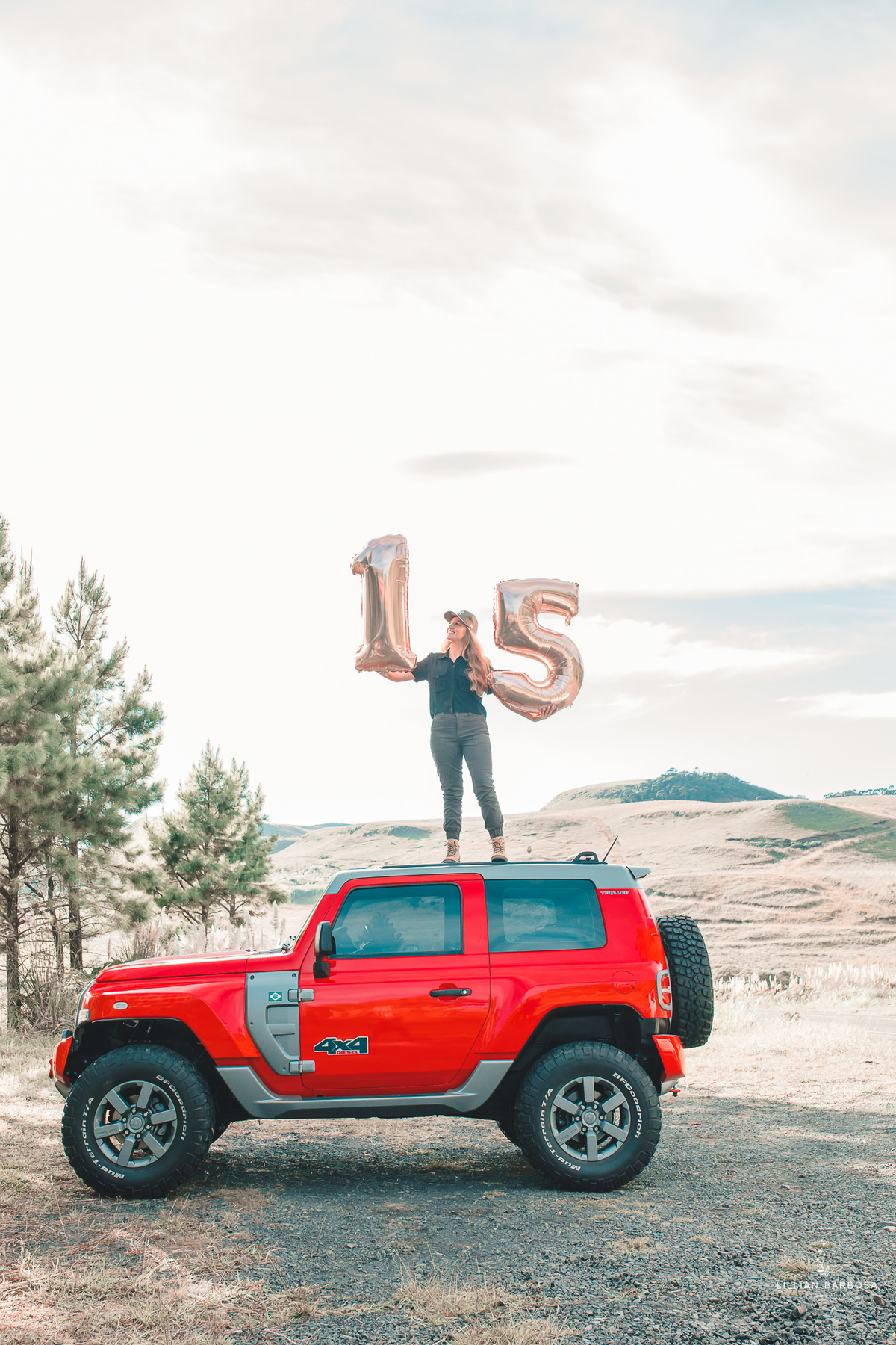 ensaio-de-15-anos-serra-do-rio-do-rastro-fotógrafa-de-santa-catarina-cropped-preto-calça-verde-escuro-jeep-troller-fotógrafos-de-santa-catarina-fotógrafa-de-lauro-muller-fotógrafos-de-lauro-muller-fotógrafa-de-15-anos