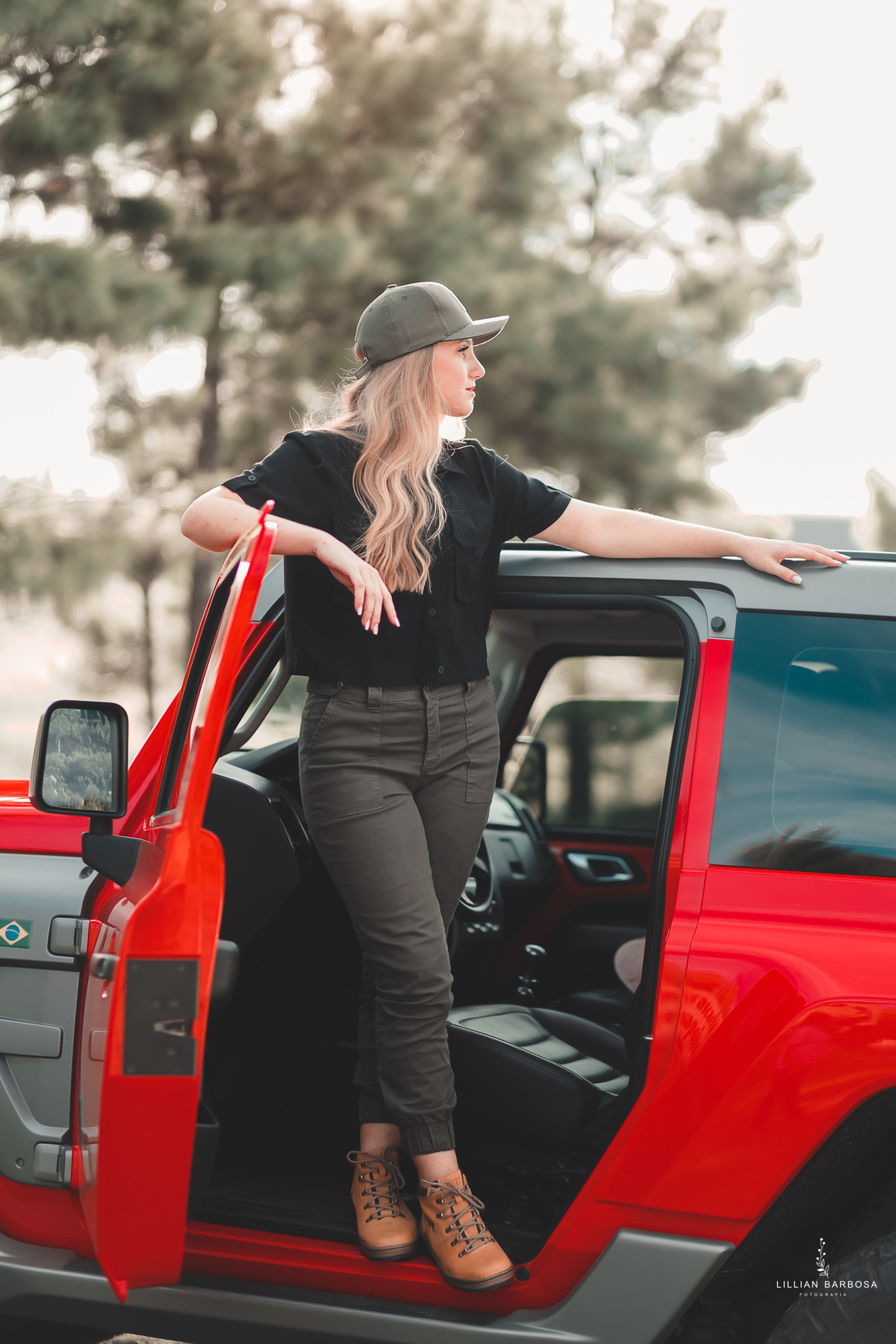 ensaio-de-15-anos-serra-do-rio-do-rastro-fotógrafa-de-santa-catarina-cropped-preto-calça-verde-escuro-jeep-troller-fotógrafos-de-santa-catarina-fotógrafa-de-lauro-muller-fotógrafos-de-lauro-muller-fotógrafa-de-15-anos