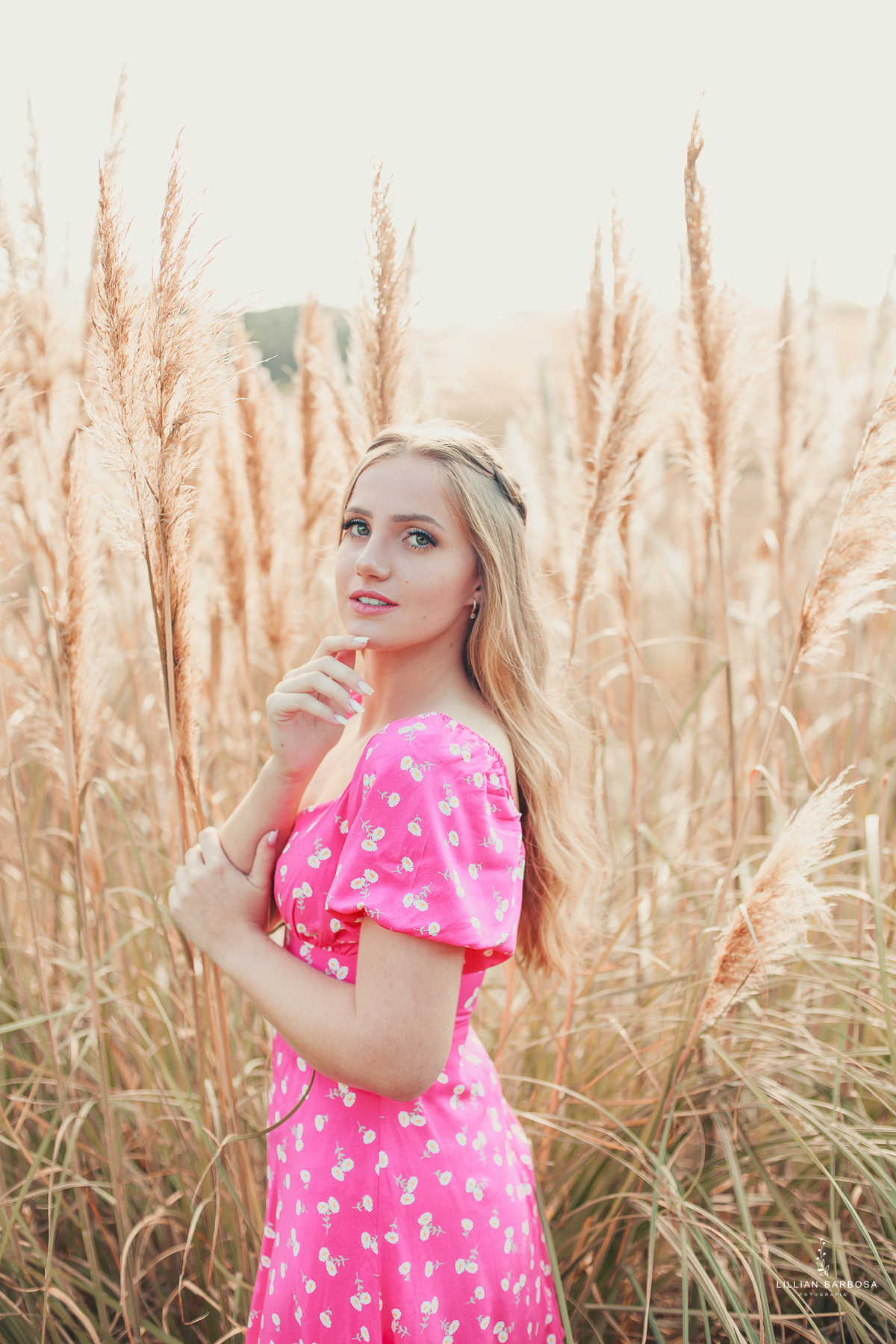 ensaio-de-15-anos-serra-do-rio-do-rastro-fotógrafa-de-santa-catarina-vestido-rosa-estampado-fotógrafos-de-santa-catarina-fotógrafa-de-lauro-muller-fotógrafos-de-lauro-muller-fotógrafa-de-15-anos