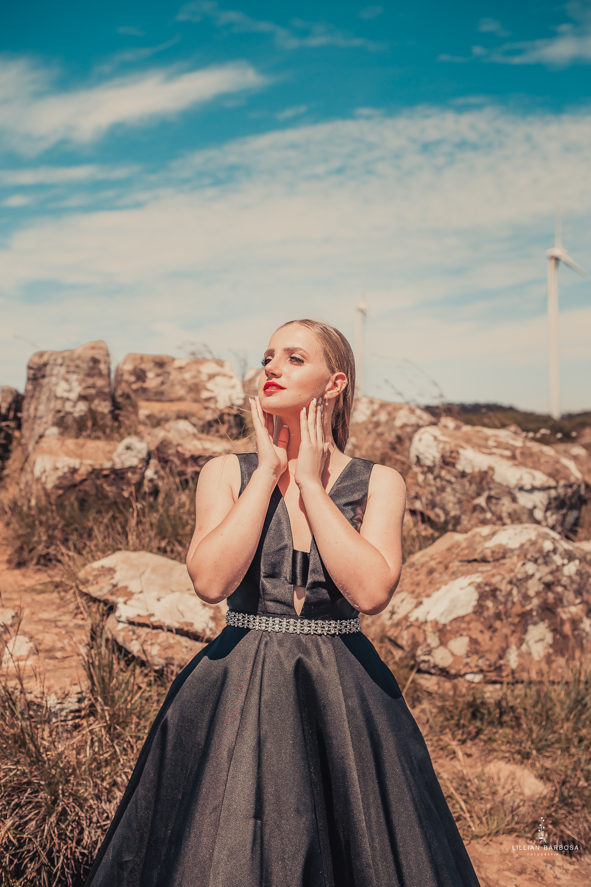 ensaio-de-15-anos-serra-do-rio-do-rastro-fotógrafa-de-santa-catarina-vestido-preto-fotógrafos-de-santa-catarina-fotógrafa-de-lauro-muller-fotógrafos-de-lauro-muller-fotógrafa-de-15-anos