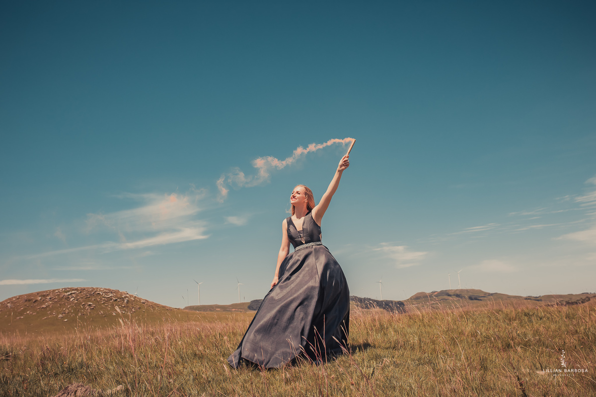 ensaio-de-15-anos-serra-do-rio-do-rastro-fotógrafa-de-santa-catarina-vestido-preto-fotógrafos-de-santa-catarina-fotógrafa-de-lauro-muller-fotógrafos-de-lauro-muller-fotógrafa-de-15-anos