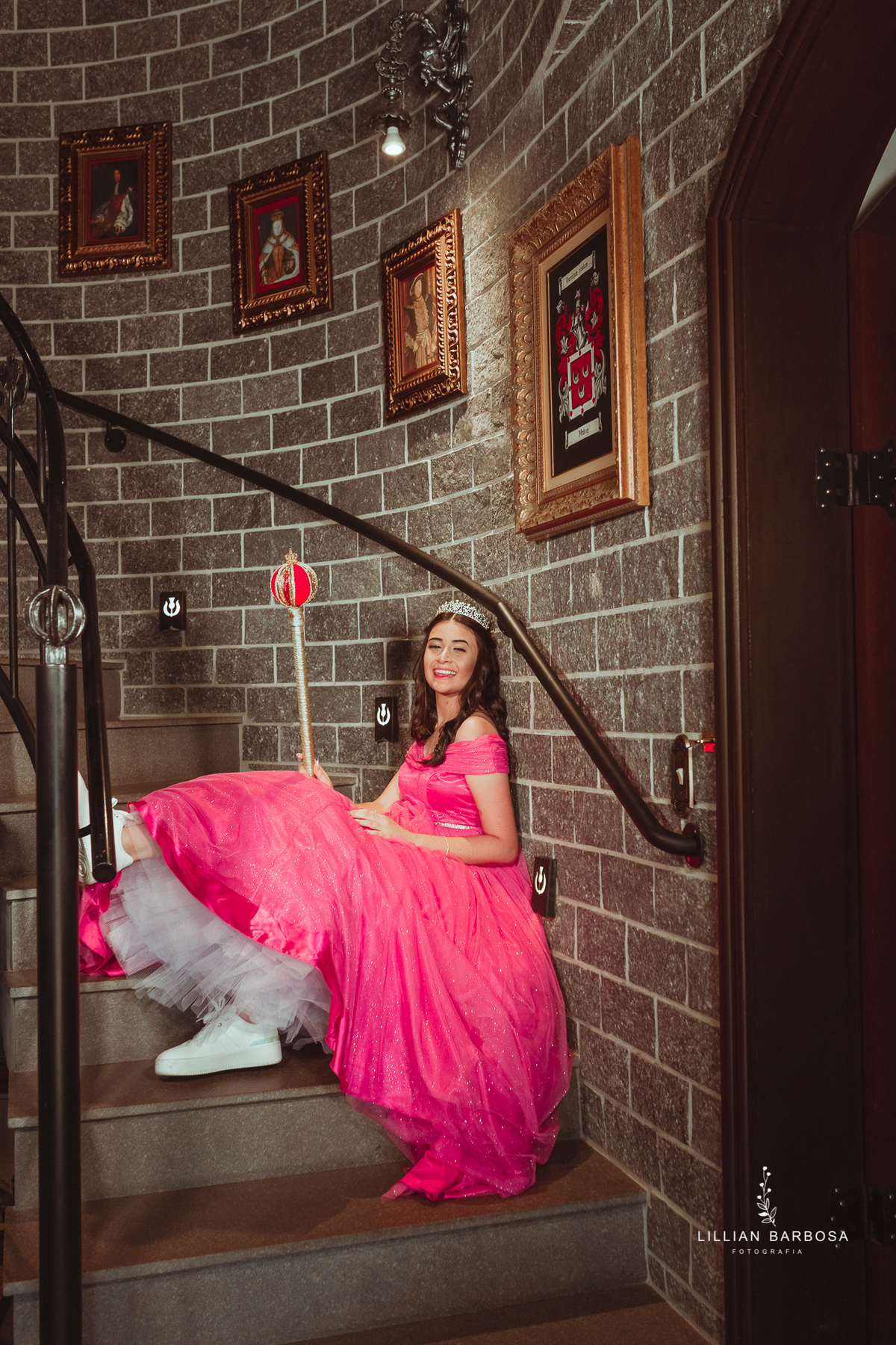 ensaio-de-15-anos-castelo-britanico-castelo-em-cocal-do-sul-castelo-em-santa-catarina-vestido-rosa-fotógrafa-de-santa-catarina-fotógrafos-de-santa-catarina-fotógrafa-de-lauro-muller-fotógrafos-de-lauro-muller-fotógrafa-de-15-anos
