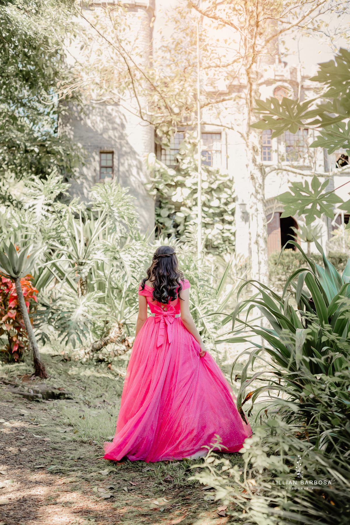 ensaio-de-15-anos-castelo-britanico-castelo-em-cocal-do-sul-castelo-em-santa-catarina-vestido-rosa-fotógrafa-de-santa-catarina-fotógrafos-de-santa-catarina-fotógrafa-de-lauro-muller-fotógrafos-de-lauro-muller-fotógrafa-de-15-anos