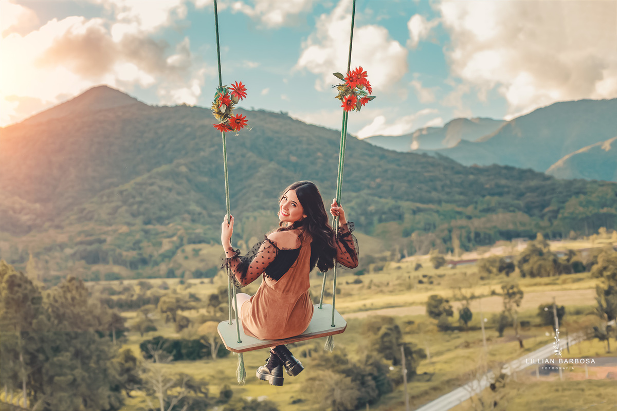 ensaio-de-15-anos-castelo-britanico-castelo-em-cocal-do-sul-castelo-em-santa-catarina-macacão-bege-cropped-preto-fotógrafa-de-santa-catarina-fotógrafos-de-santa-catarina-fotógrafa-de-lauro-muller-fotógrafos-de-lauro-muller-fotógrafa-de-15-anos