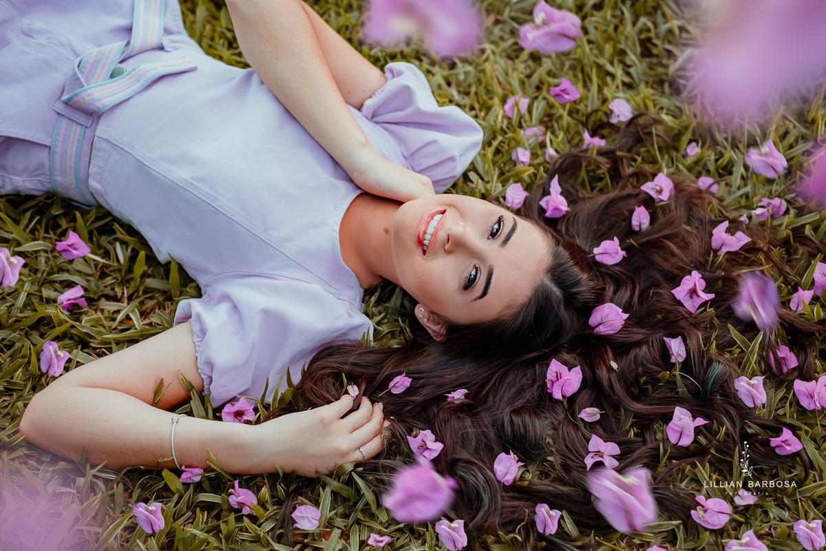 ensaio-de-15-anos-castelo-britanico-castelo-em-cocal-do-sul-castelo-em-santa-catarina-vestido-lilás-fotógrafa-de-santa-catarina-fotógrafos-de-santa-catarina-fotógrafa-de-lauro-muller-fotógrafos-de-lauro-muller-fotógrafa-de-15-anos