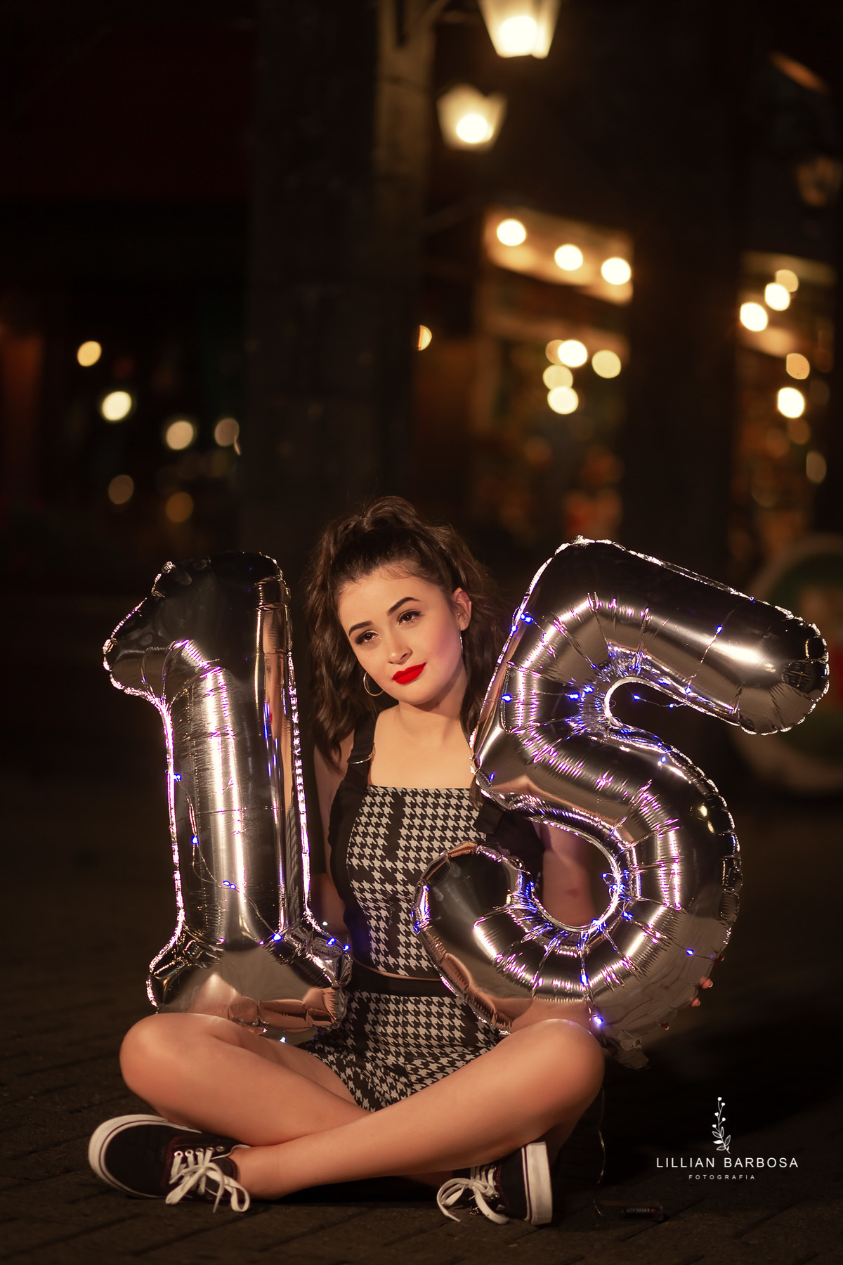 ensaio-de-15-anos-castelo-britanico-castelo-em-cocal-do-sul-castelo-em-santa-catarina-nova-veneza-camiseta-preta-fotógrafa-de-santa-catarina-fotógrafos-de-santa-catarina-fotógrafa-de-lauro-muller-fotógrafos-de-lauro-muller-fotógrafa-de-15-anos