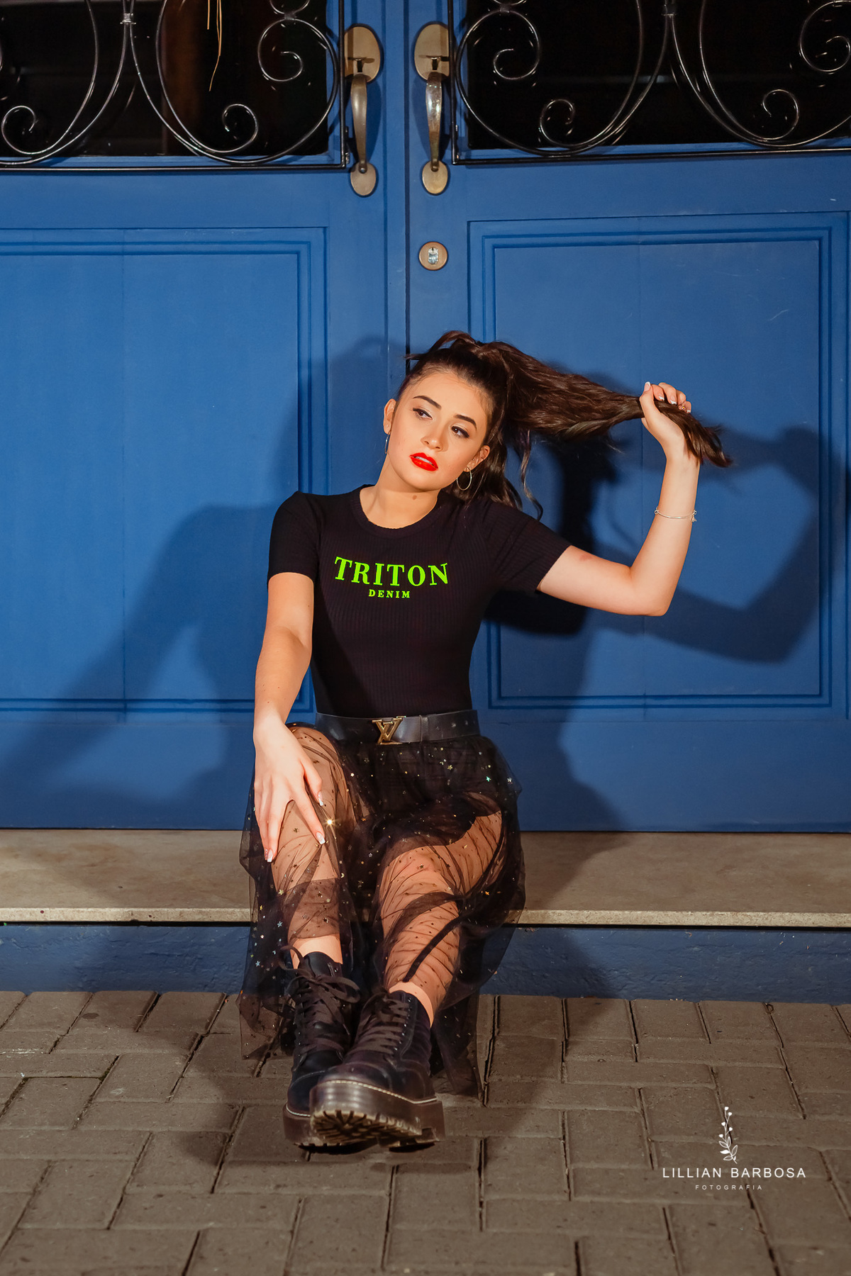 ensaio-de-15-anos-castelo-britanico-castelo-em-cocal-do-sul-castelo-em-santa-catarina-nova-veneza-camiseta-preta-fotógrafa-de-santa-catarina-fotógrafos-de-santa-catarina-fotógrafa-de-lauro-muller-fotógrafos-de-lauro-muller-fotógrafa-de-15-anos