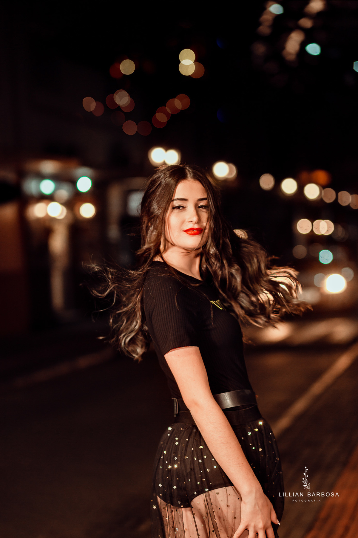 ensaio-de-15-anos-castelo-britanico-castelo-em-cocal-do-sul-castelo-em-santa-catarina-nova-veneza-camiseta-preta-fotógrafa-de-santa-catarina-fotógrafos-de-santa-catarina-fotógrafa-de-lauro-muller-fotógrafos-de-lauro-muller-fotógrafa-de-15-anos