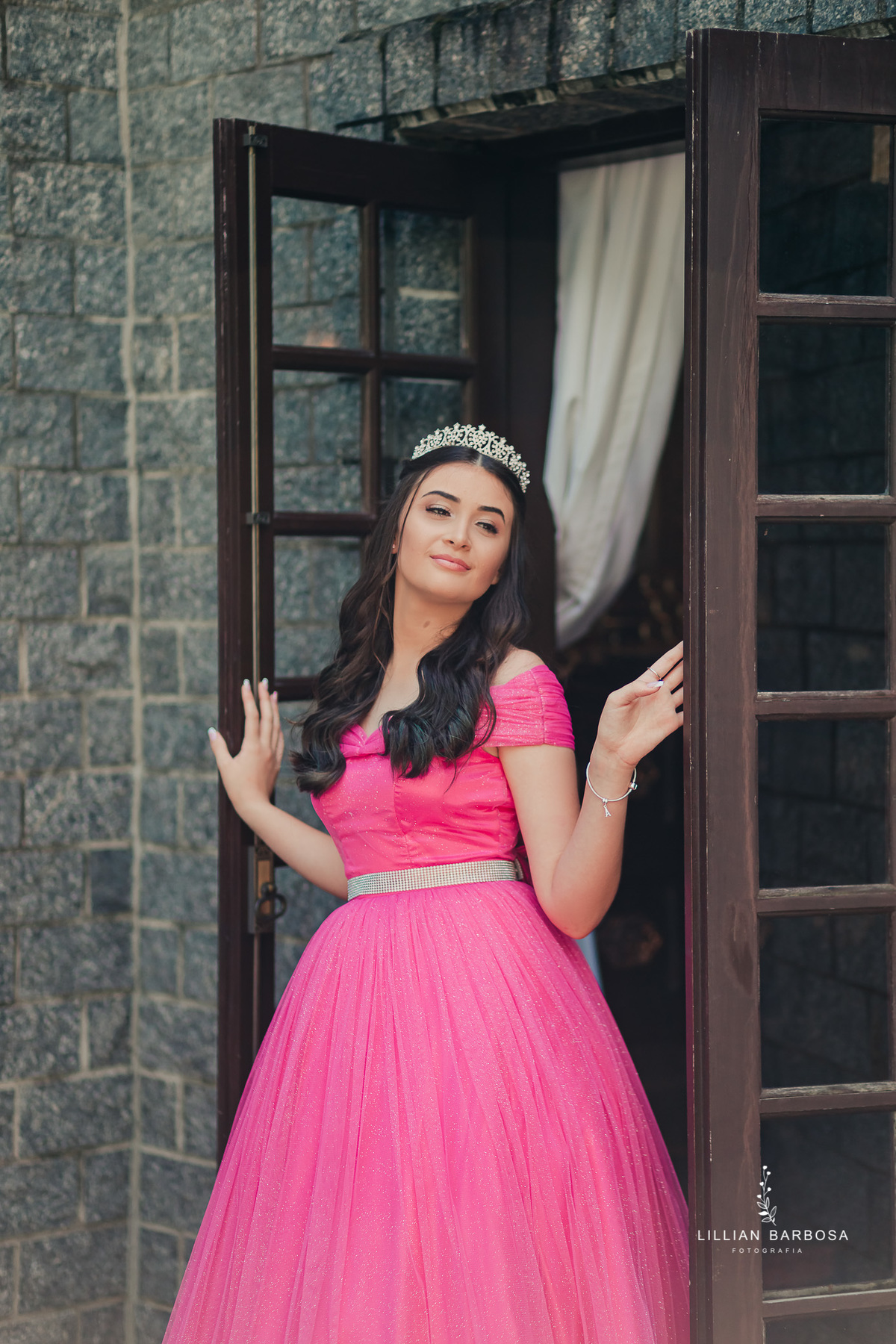 ensaio-de-15-anos-castelo-britanico-castelo-em-cocal-do-sul-castelo-em-santa-catarina-vestido-rosa-fotógrafa-de-santa-catarina-fotógrafos-de-santa-catarina-fotógrafa-de-lauro-muller-fotógrafos-de-lauro-muller-fotógrafa-de-15-anos