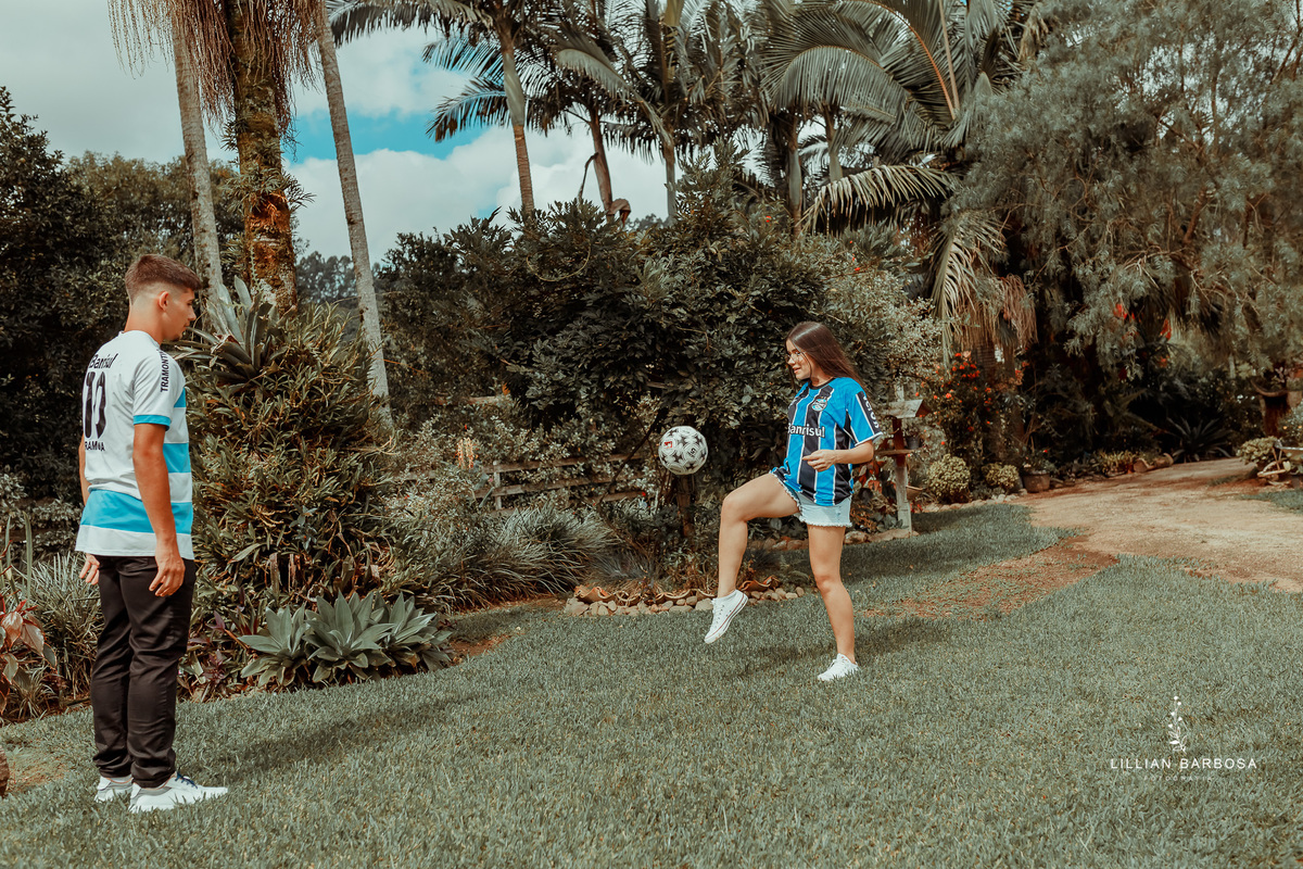 ensaio-de-15-anos-book-de-15-anos-pousada-luar-dos-canions-bom-jardim-da-serra-serra-do-rio-do-rastro-camisa-do-grêmio-bola-de-futebol-fotógrafos-de-santa-catarina-fotógrafos-de-lauro-muller-fotógrafa-de-15-anos