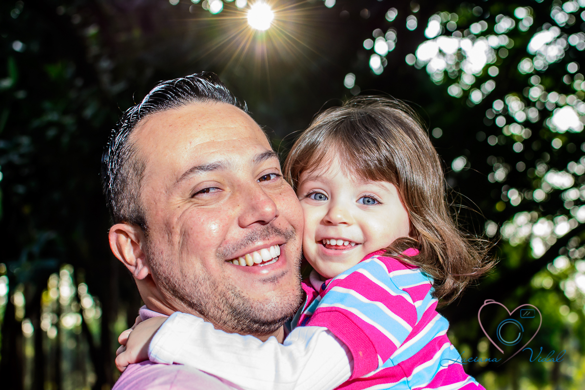 Fotografia Luciana Vidal, ensaio família, foto no parque, fotos de família, no parque Ibirapuera, em São Paulo, SP com o papai