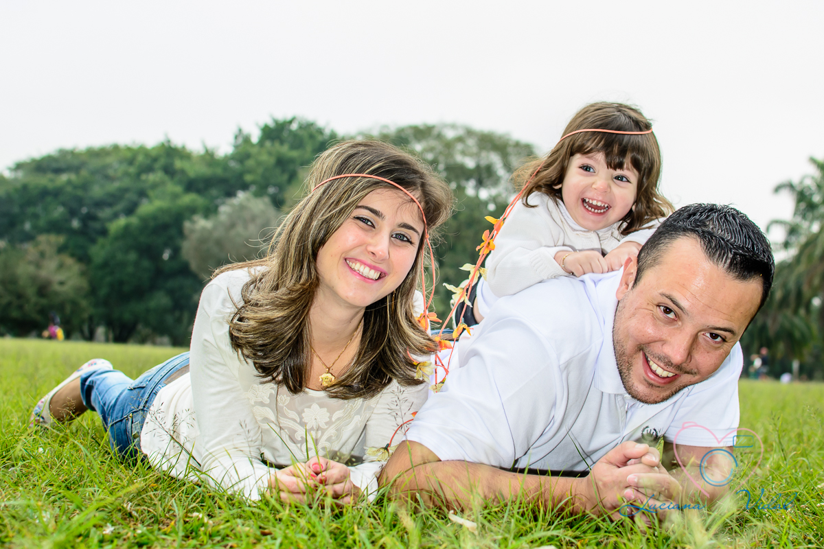 Fotografia Luciana Vidal, ensaio família, foto no parque, fotos de família, no parque Ibirapuera, em São Paulo, SP Tarde no parque com a família da Mel