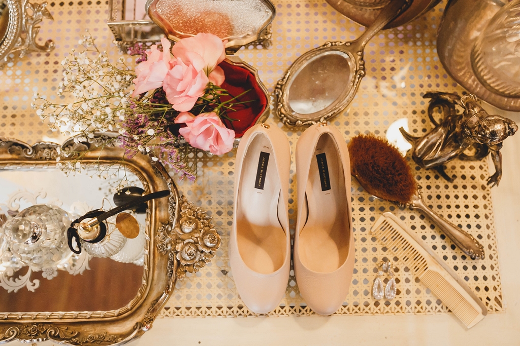 Acessórios da noiva em making of Brasília - DF pelo fotógrafo de casamento Philipe Nogueira