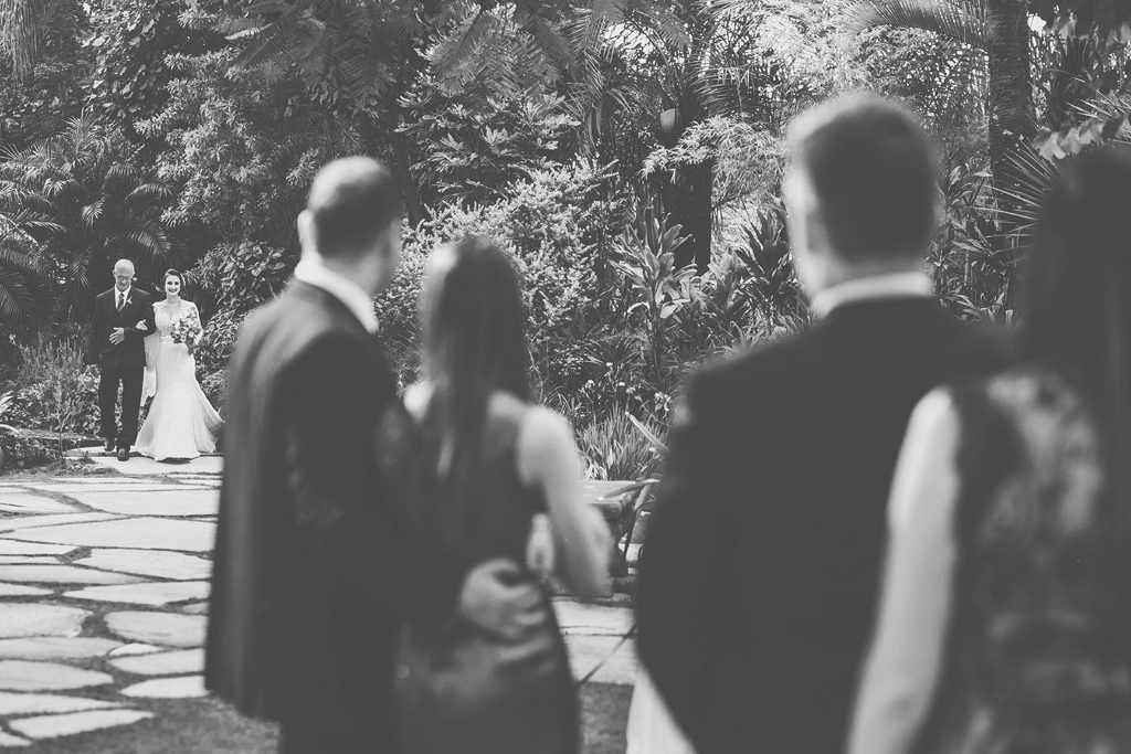 Entrada da noiva na cerimônia em casamento de dia fotografo profissional no Spazio Villa Regia Brasília Df