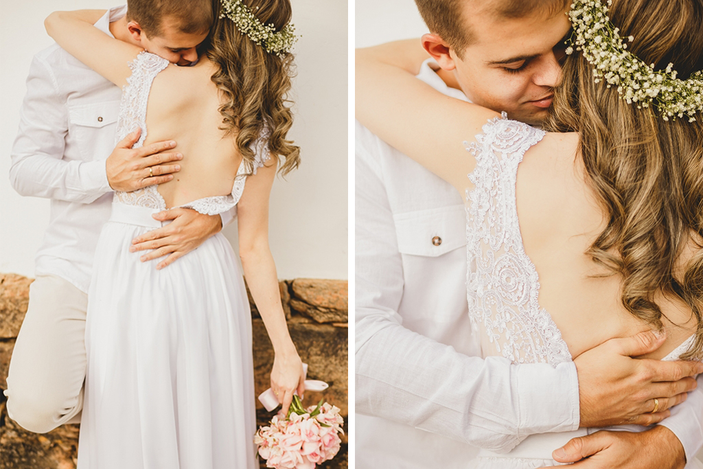 O casal de namorados se abraça em cidade histórica Pirenópolis Go pelo fotógrafo profissional de casamentos Philipe Nogueira