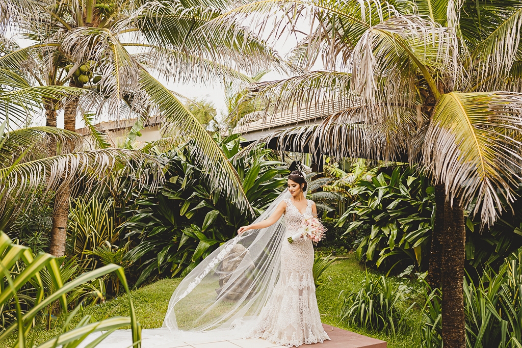 Ensaio de noiva em Zorah Beach Hotel – CE pelo fotógrafo profissional de casamentos Philipe Nogueira vestido Fernado Peixoto