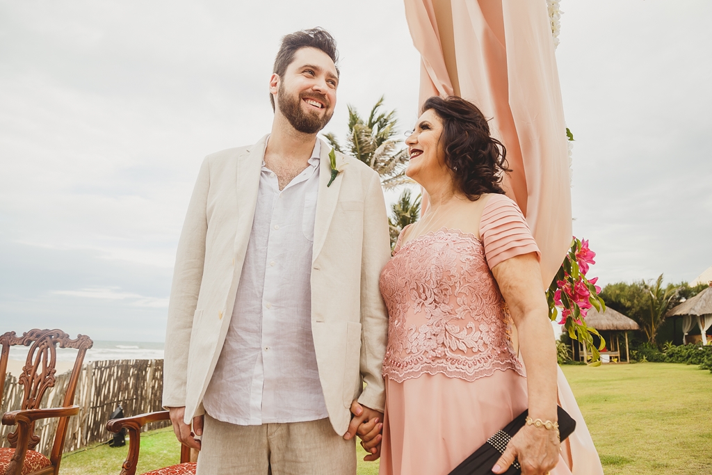 Destination Wedding cerimônia na praia no Zorah Beach Hotel Fortaleza CE em fotografia profissional de casamento fotógrafo Philipe Nogueira