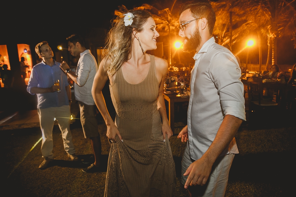 Pista de dança em festa de casamento no Zorah Beach Hotel Fortaleza CE pelo fotografo profissional de casamento Philipe Nogueira