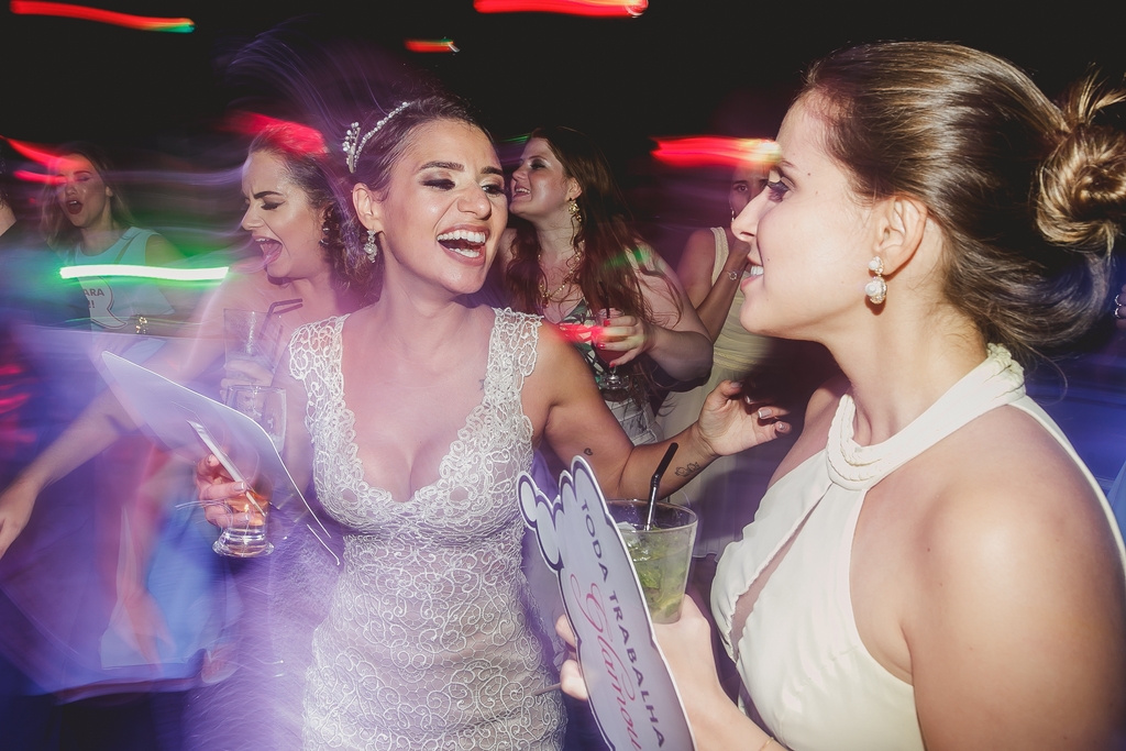 Pista de dança em festa de casamento no Zorah Beach Hotel Fortaleza CE pelo fotografo profissional de casamento Philipe Nogueira