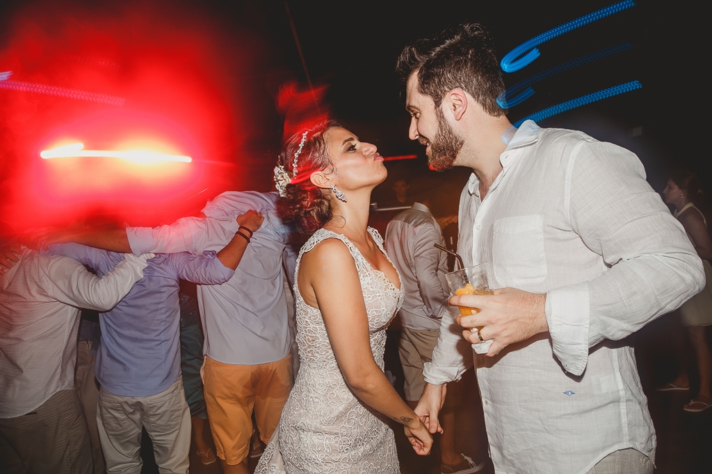 Pista de dança em festa de casamento no Zorah Beach Hotel Fortaleza CE pelo fotografo profissional de casamento Philipe Nogueira