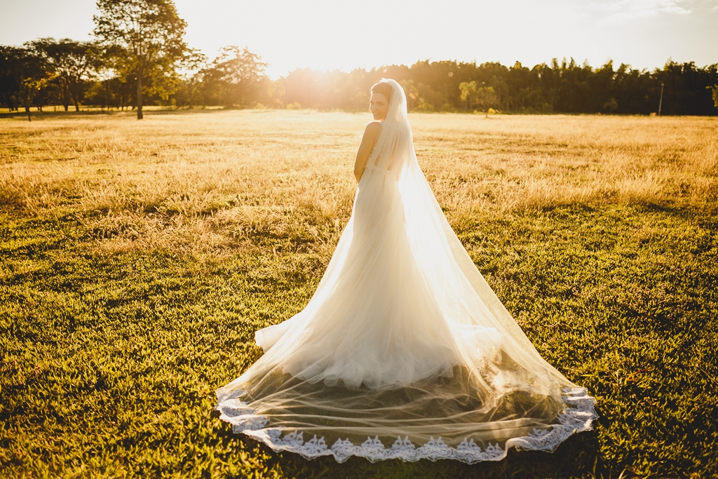 Ensaio de noiva com vestido La fiancee no Brasília Country Club pelo fotografo Philipe Nogueira