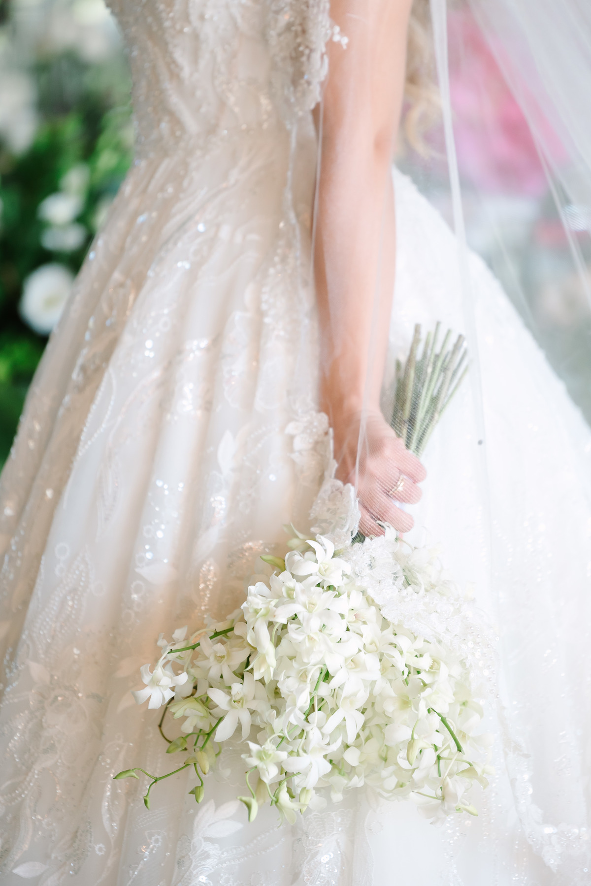 Casamento da Flávia e do Gabriel no Villa Bé, Brasília DF. Vestido Pérola Noivas, decoração Taylla Bastos, penteado Andrezza Penteados e make Letícia Monteiro. Cerimônia ao pôr do sol com atmosfera romântica e elegante.