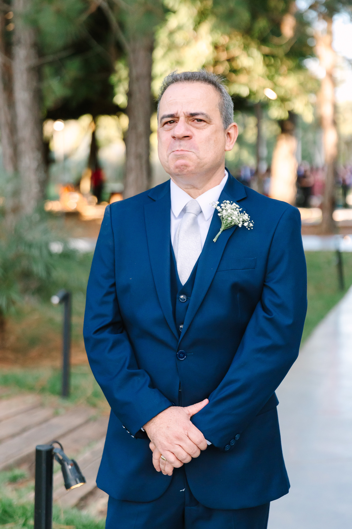 Casamento da Flávia e do Gabriel no Villa Bé, Brasília DF. Vestido Pérola Noivas, decoração Taylla Bastos, penteado Andrezza Penteados e make Letícia Monteiro. Cerimônia ao pôr do sol com atmosfera romântica e elegante.