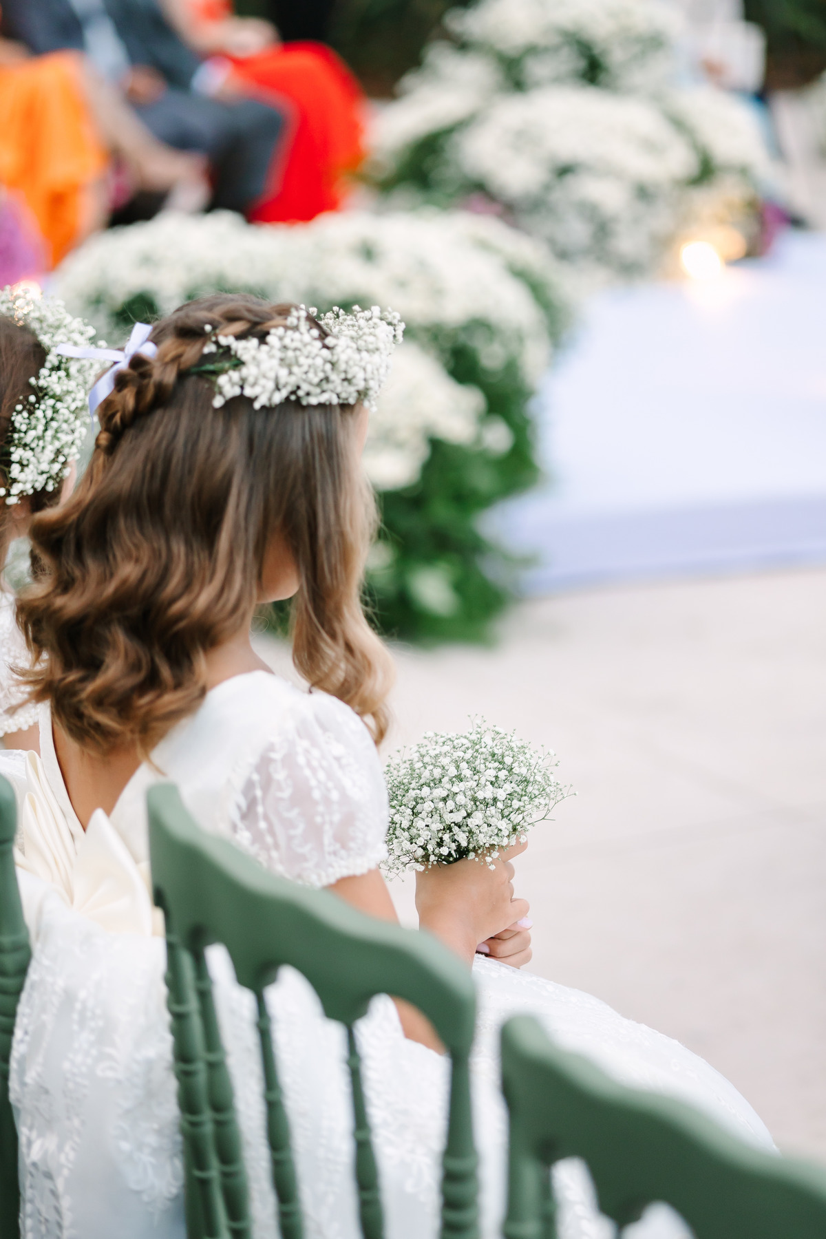 Casamento da Flávia e do Gabriel no Villa Bé, Brasília DF. Vestido Pérola Noivas, decoração Taylla Bastos, penteado Andrezza Penteados e make Letícia Monteiro. Cerimônia ao pôr do sol com atmosfera romântica e elegante.