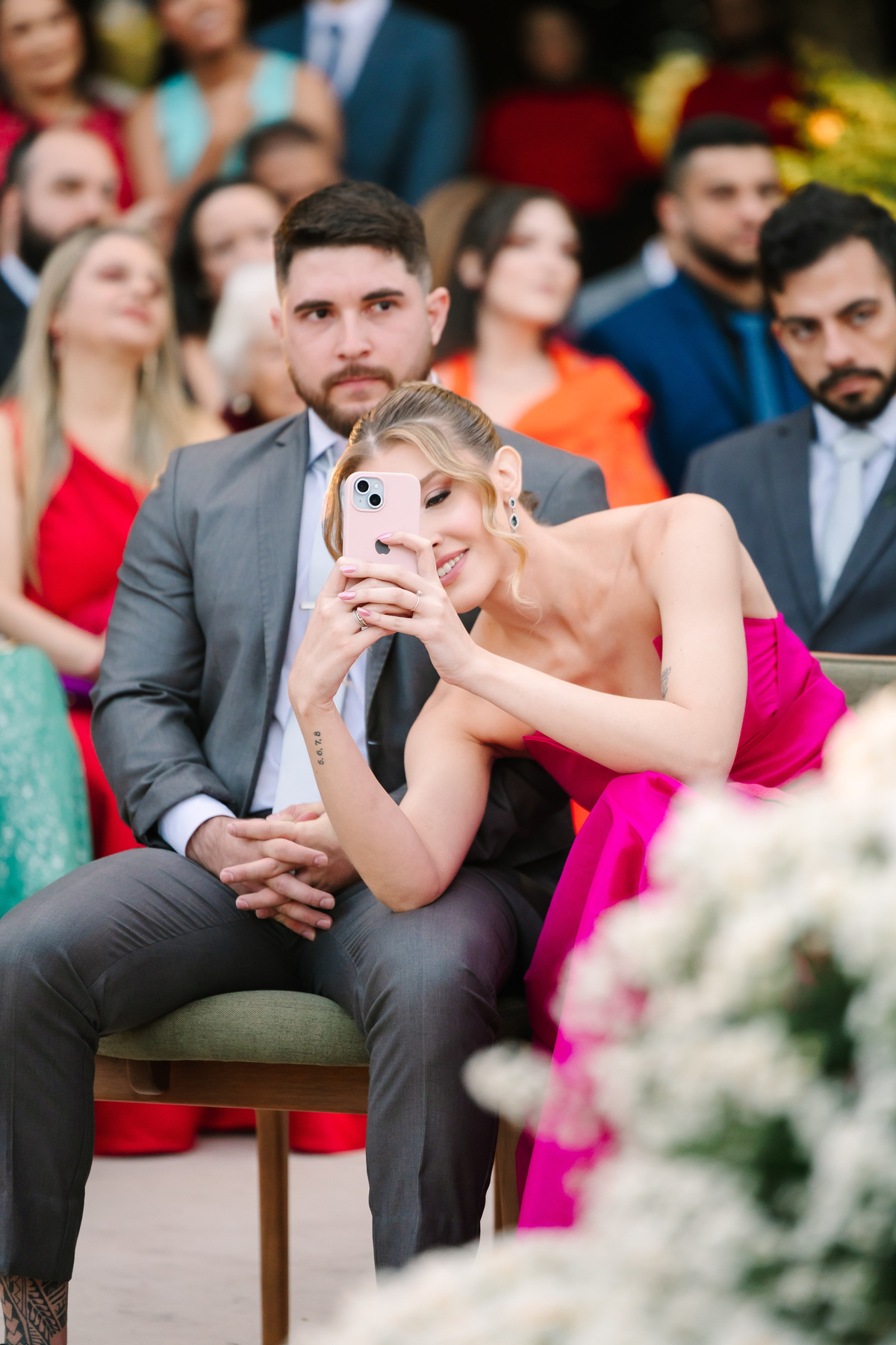 Casamento da Flávia e do Gabriel no Villa Bé, Brasília DF. Vestido Pérola Noivas, decoração Taylla Bastos, penteado Andrezza Penteados e make Letícia Monteiro. Cerimônia ao pôr do sol com atmosfera romântica e elegante.