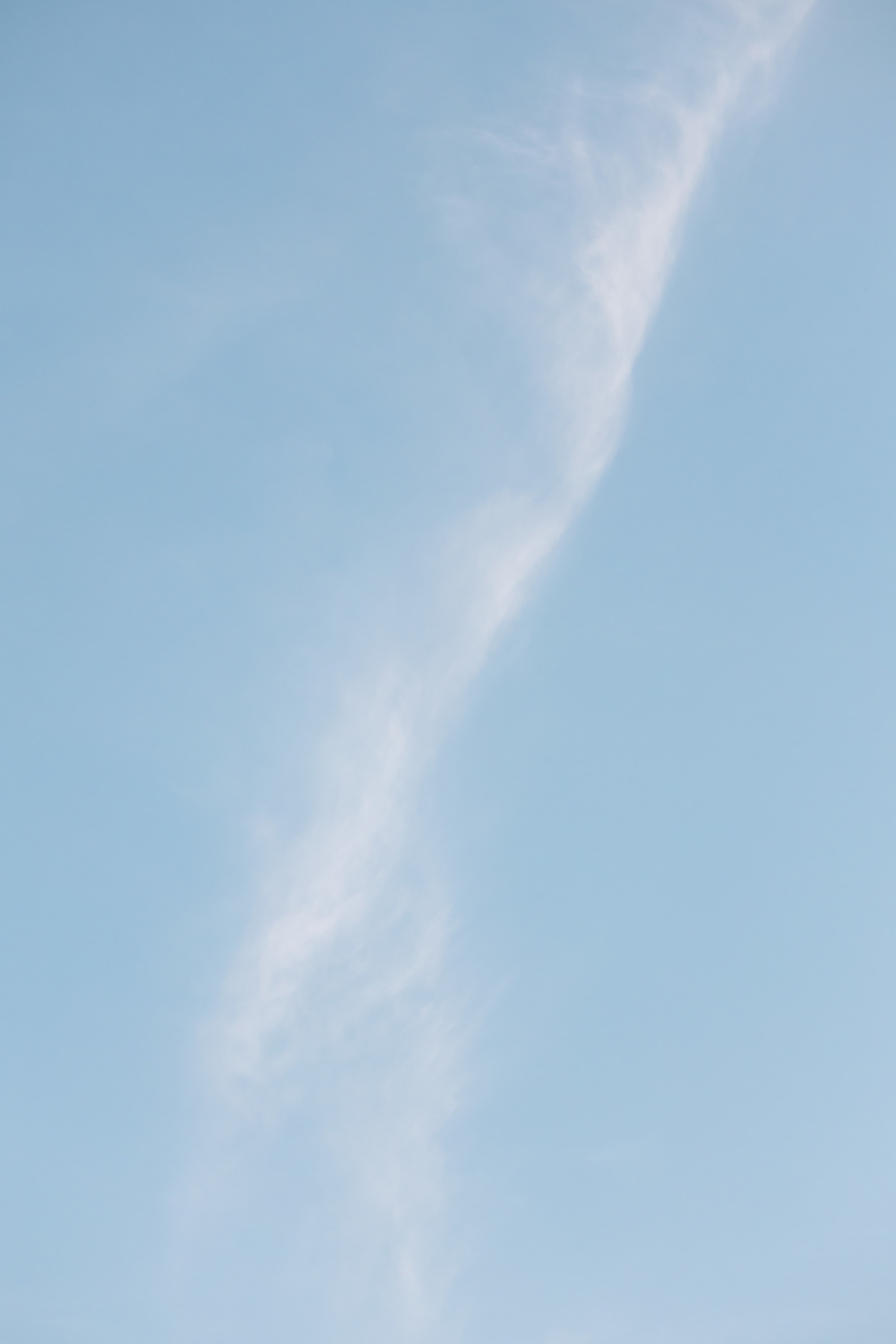 Casamento da Flávia e do Gabriel no Villa Bé, Brasília DF. Vestido Pérola Noivas, decoração Taylla Bastos, penteado Andrezza Penteados e make Letícia Monteiro. Cerimônia ao pôr do sol com atmosfera romântica e elegante.