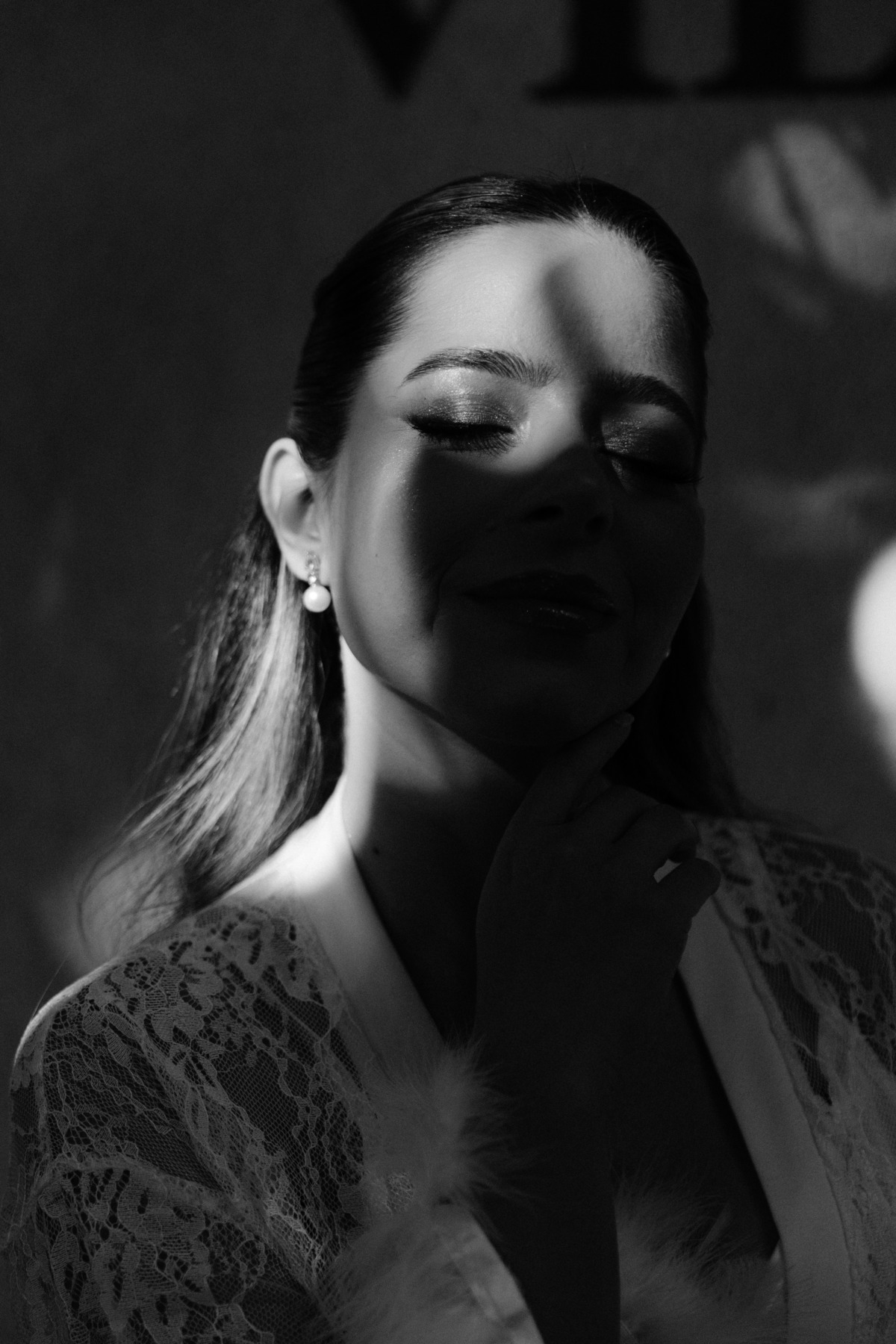 Casamento da Flávia e do Gabriel no Villa Bé, Brasília DF. Vestido Pérola Noivas, decoração Taylla Bastos, penteado Andrezza Penteados e make Letícia Monteiro. Cerimônia ao pôr do sol com atmosfera romântica e elegante.