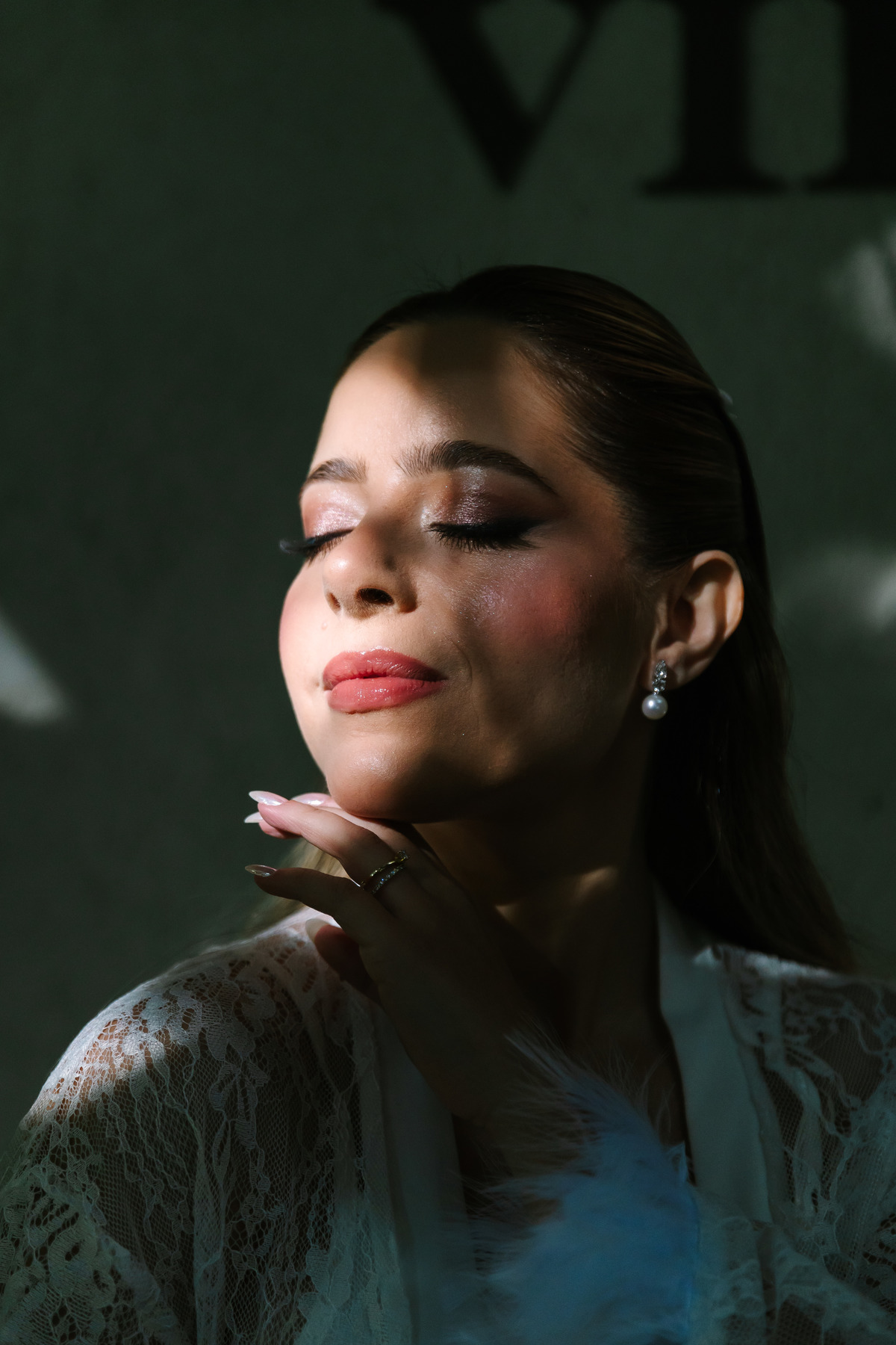 Casamento da Flávia e do Gabriel no Villa Bé, Brasília DF. Vestido Pérola Noivas, decoração Taylla Bastos, penteado Andrezza Penteados e make Letícia Monteiro. Cerimônia ao pôr do sol com atmosfera romântica e elegante.
