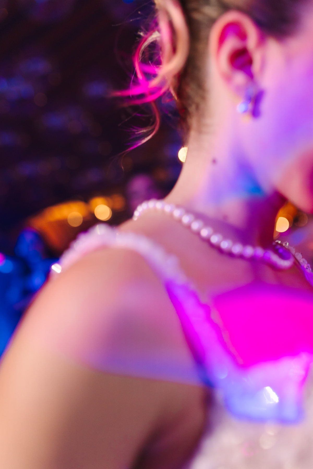 Casamento da Flávia e do Gabriel no Villa Bé, Brasília DF. Vestido Pérola Noivas, decoração Taylla Bastos, penteado Andrezza Penteados e make Letícia Monteiro. Cerimônia ao pôr do sol com atmosfera romântica e elegante.