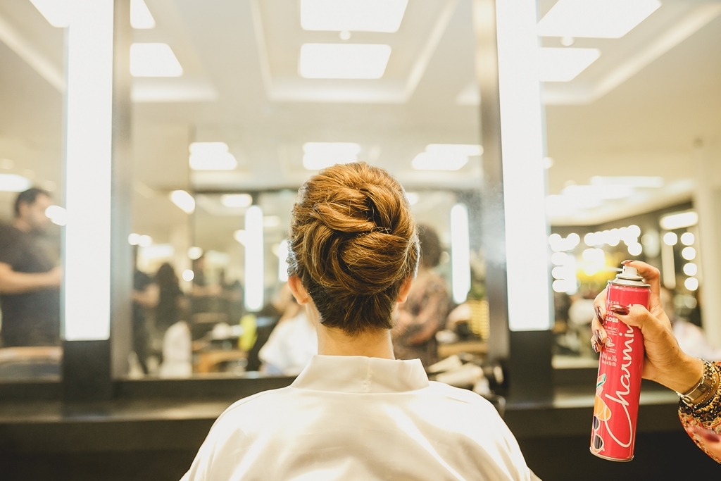 Making of de noiva no salão Desiderata pelo fotógrafo profissional de casamentos Philipe Nogueira vestido Ateliê Juliana Santos Brasília Df