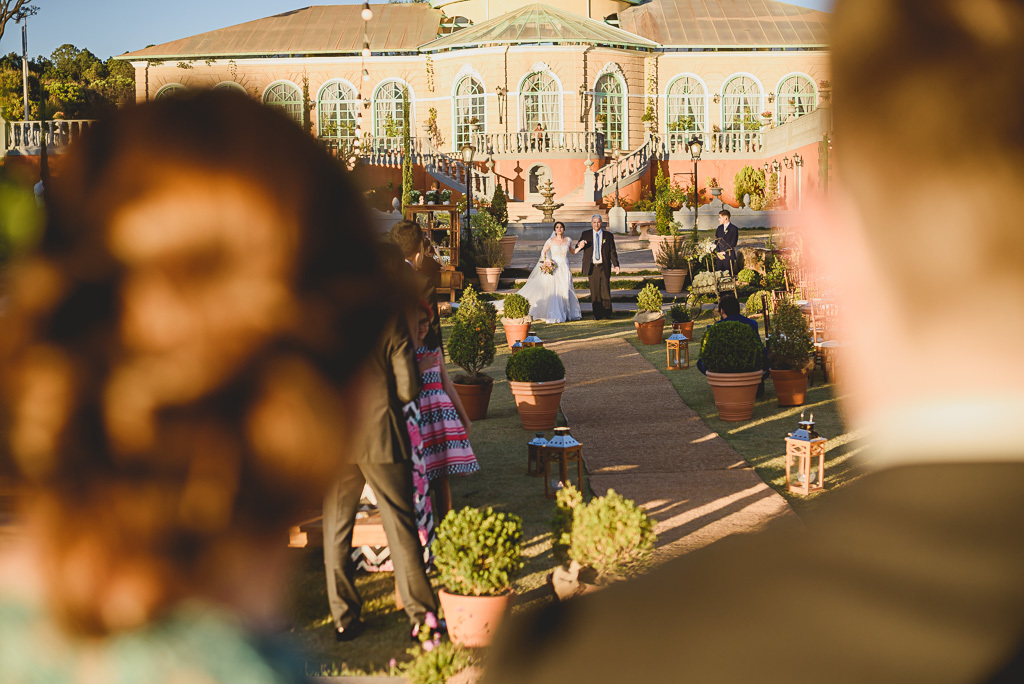 Entrada de noiva na cerimônia em Villa Giardini Brasília Df