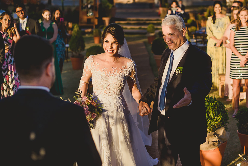 Entrada de noiva na cerimônia em Villa Giardini Brasília Df
