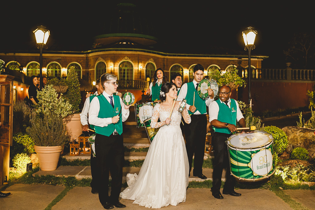 Pista de dança em mini festa de casamento no Salão de festas Villa Giardini fotógrafo profissional Brasília Df