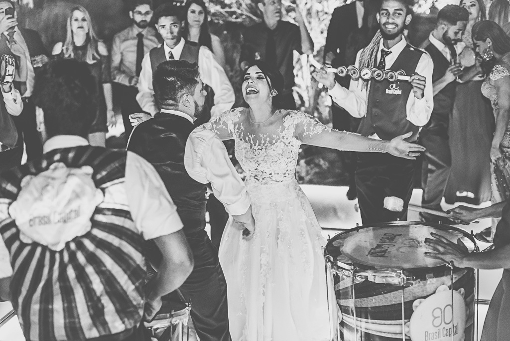 Pista de dança em mini festa de casamento no Salão de festas Villa Giardini fotógrafo profissional Brasília Df