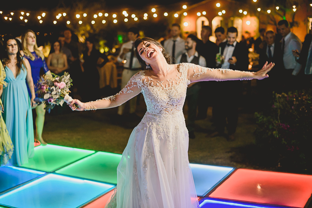 Pista de dança em mini festa de casamento no Salão de festas Villa Giardini fotógrafo profissional Brasília Df
